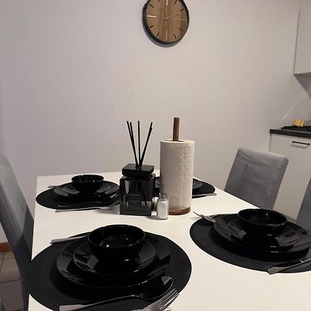 Appartement De Luxe Entierement Renove - Proche Aeroport De Bruxelles, Quartier Chic 外观 照片